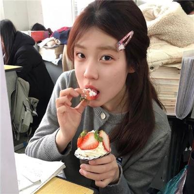 群莺乱飞